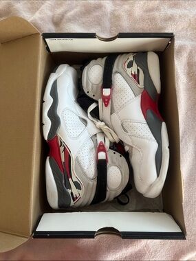 Jordan 8 Retro